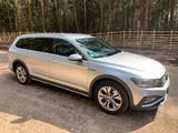 Volkswagen Passat Alltrack 4WD TDI STH DSG AHK DCC Business - silberne Volkswagen Passat Alltrack