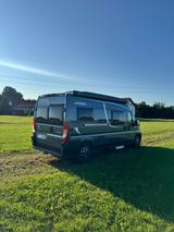 Pössl 2WIN Plus 600 mit Aufstelldach/Markise und AHK - Kastenwagen mit 5 Schlafplätzen