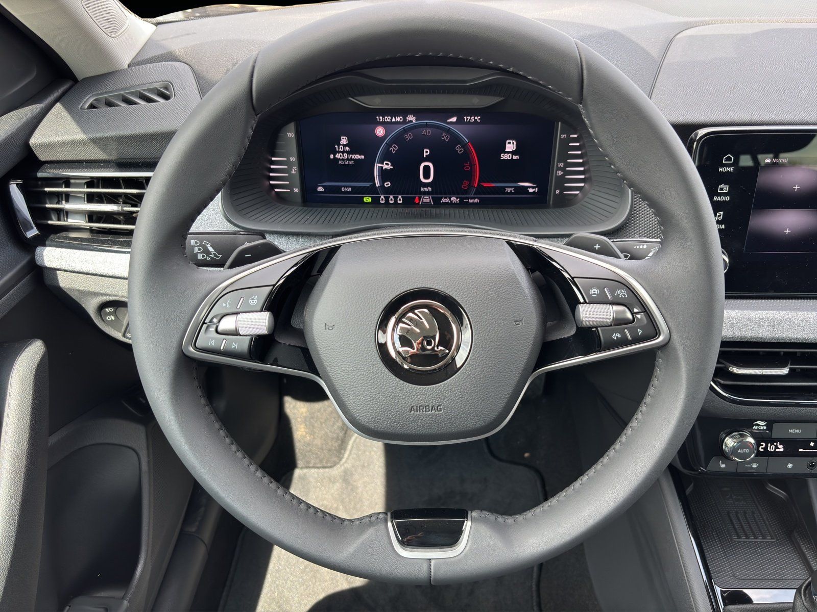 Fahrzeugabbildung SKODA Kamiq Drive 1,0 TSI 85 kW DSG