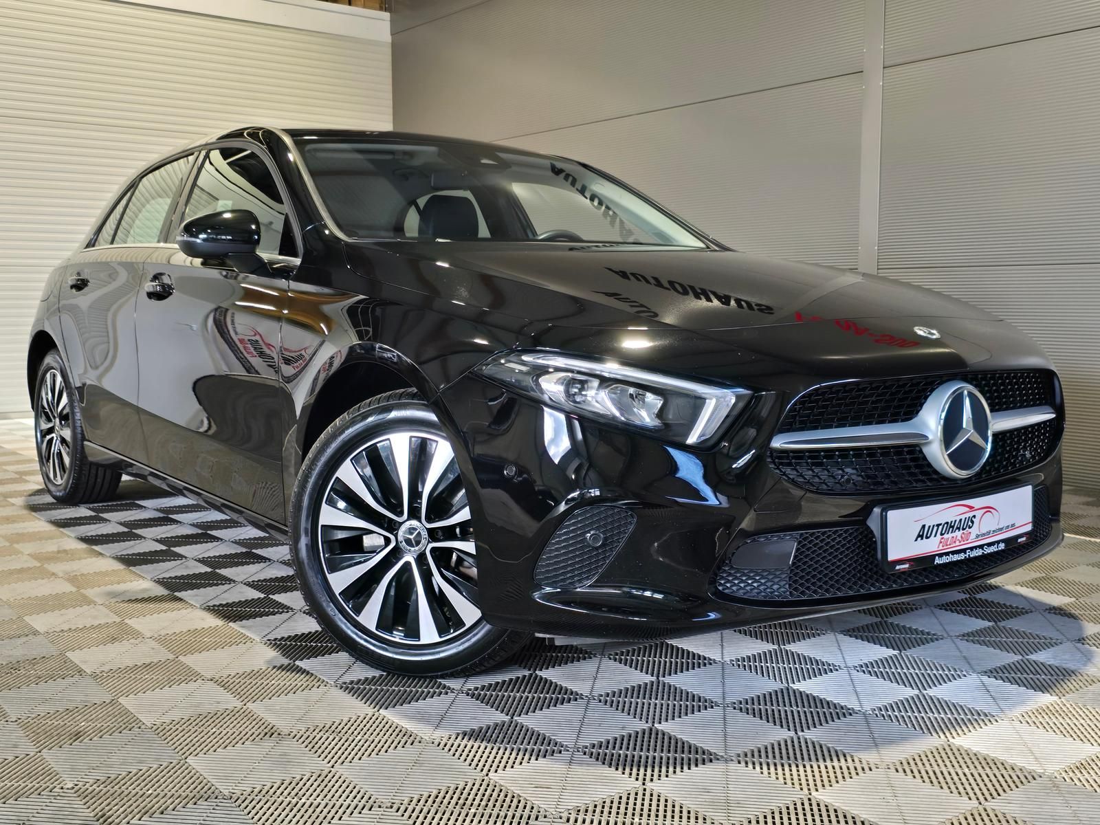 Mercedes-Benz A 250e°CarPlay°DAB°LED°PDC°Spur°Shzg°Navi°Tempom