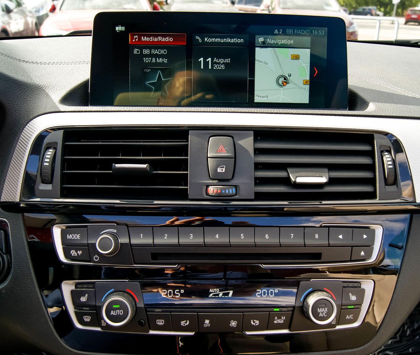 Fahrzeugabbildung BMW 220 d Cabrio M Sport Estoril NAVI LED KAMERA AHK