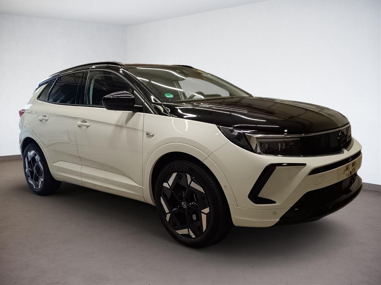 Opel Grandland Hybrid 4 GSe Matrix 8 fach