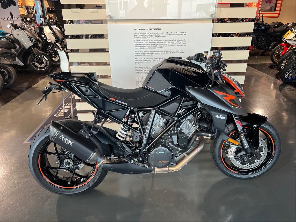 KTM 1290 SuperDuke R BlackEdition 