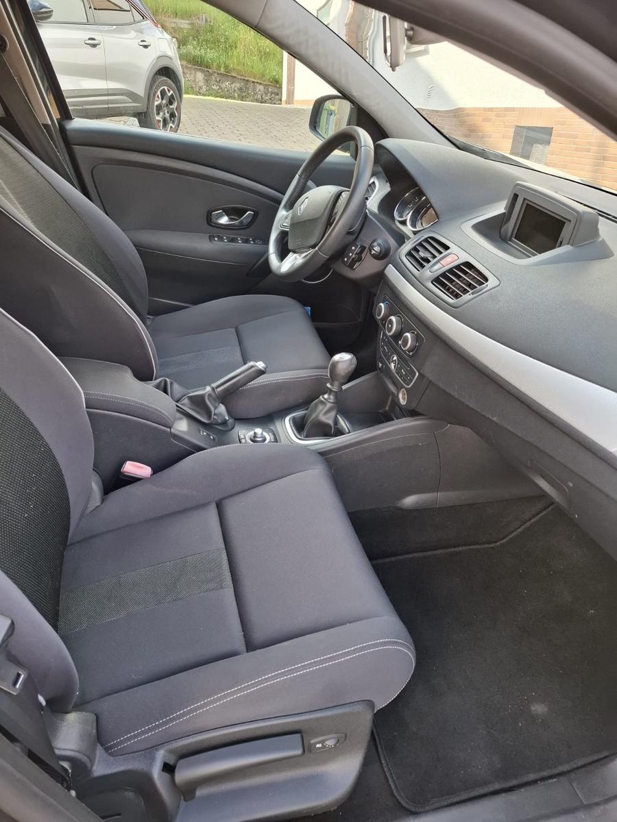 Renault Megane 2010 — photo 8