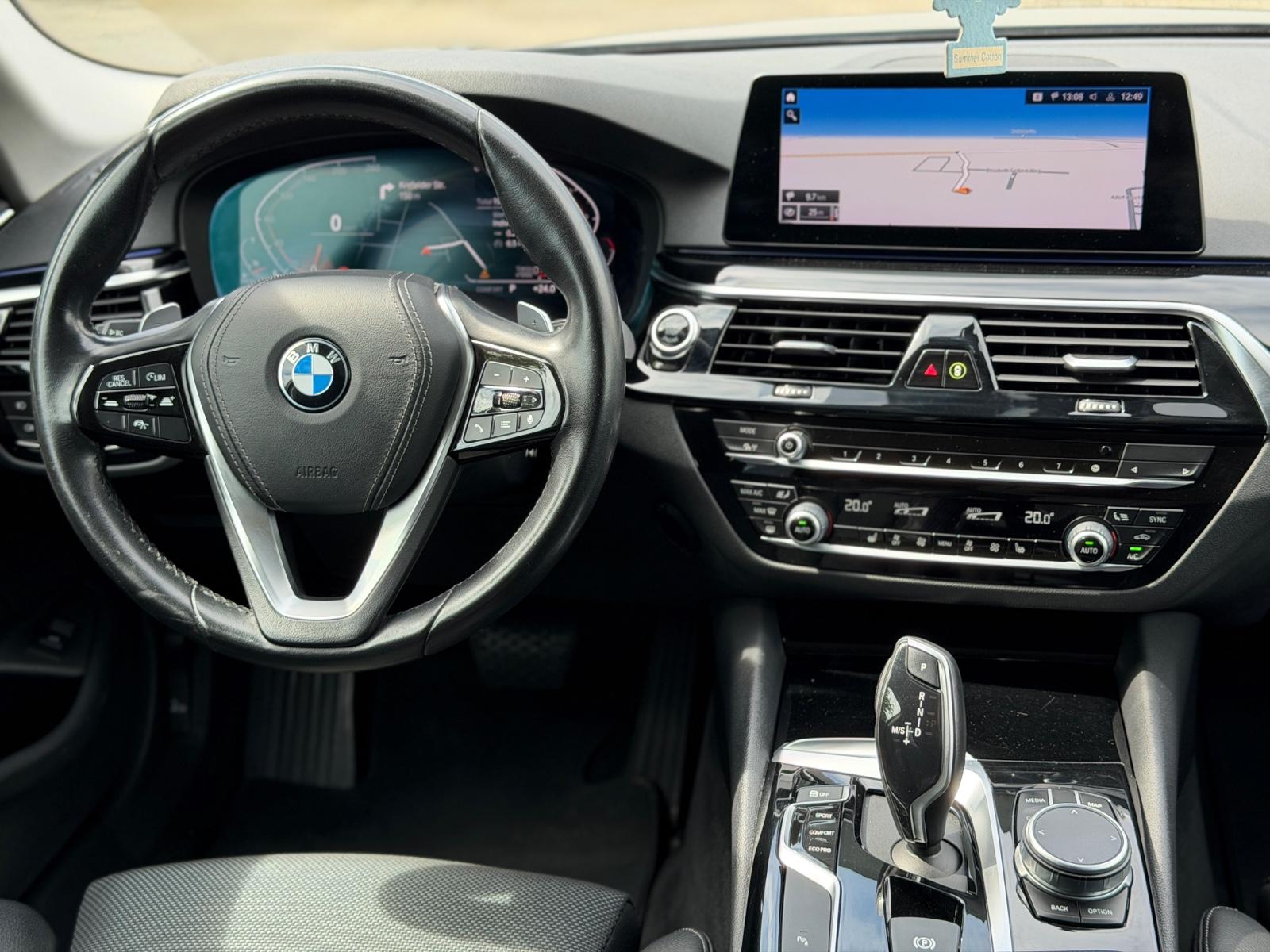 BMW 520D SPORT LINE 190CH BVA - HAYON ÉLECTRIQUE - VOLANT EN CUIR - SELLERIE CUIR - HISTORIQUE ENTRETIEN COMPLET BMW