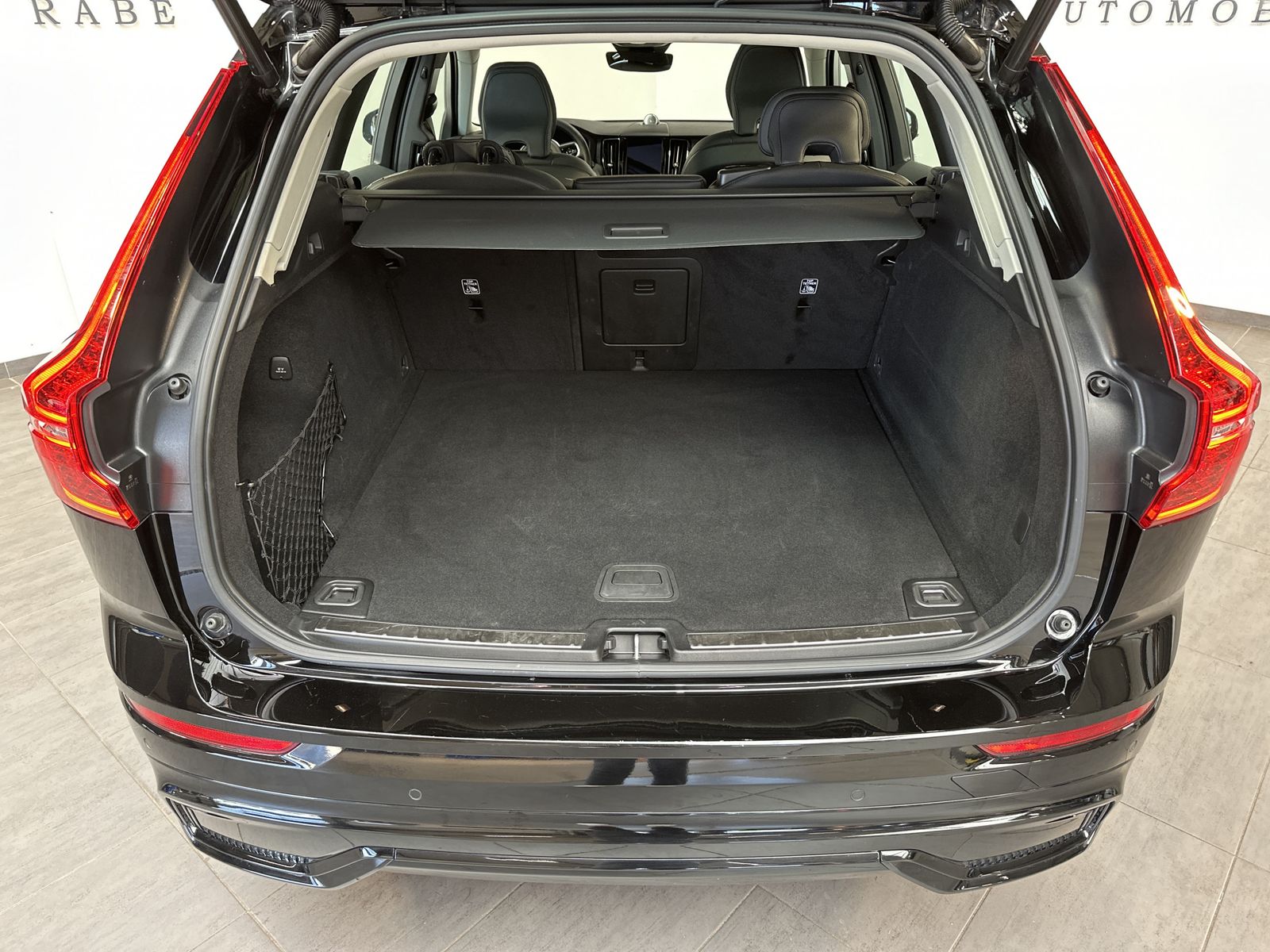 Fahrzeugabbildung Volvo XC60 B5 AWD Ultimate Dark NAV+LED+ACC+360°+PANO