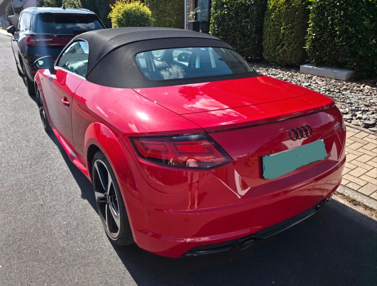 Audi TT Roadster 2.0 TDI S tronic quattro -