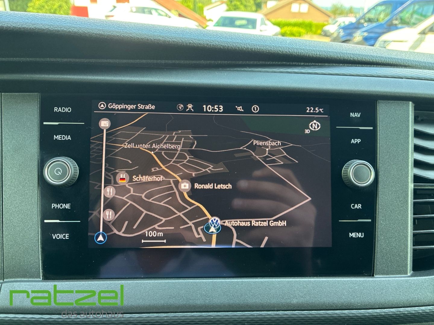Fahrzeugabbildung Volkswagen T6.1 Kombi LR 2.0 TDI AHK Navi Apple CarPlay And