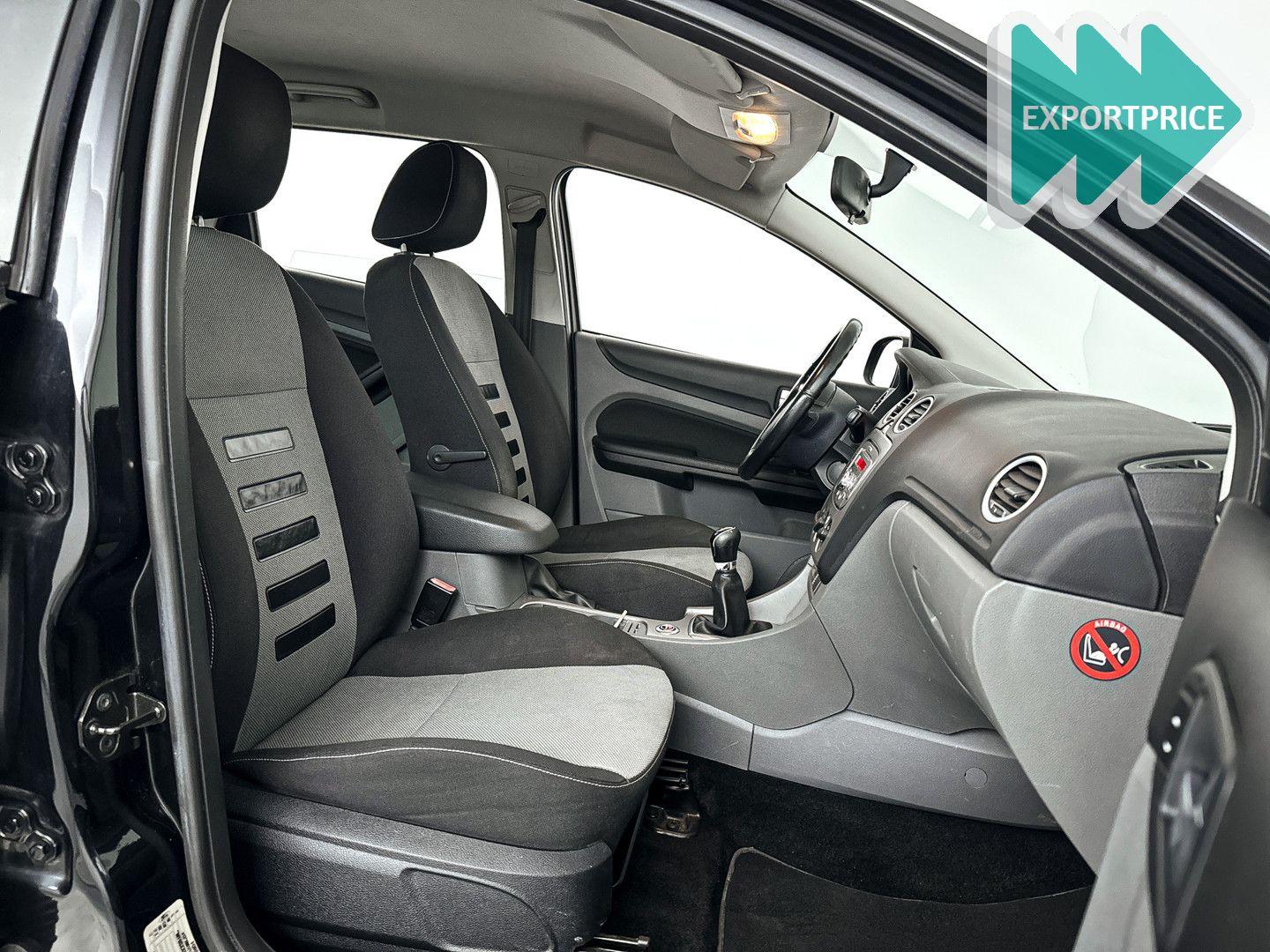 Ford Focus 2009 — photo 18