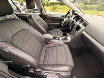 Volkswagen Golf - 11
