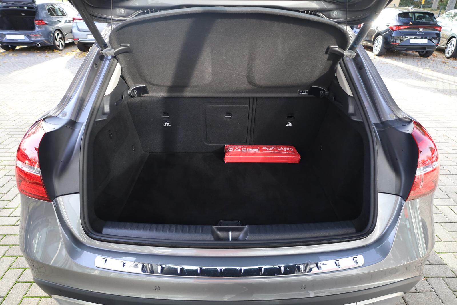 Mercedes-Benz GLA 200 Urban Aut. AHK LED 360° Navi Panorama