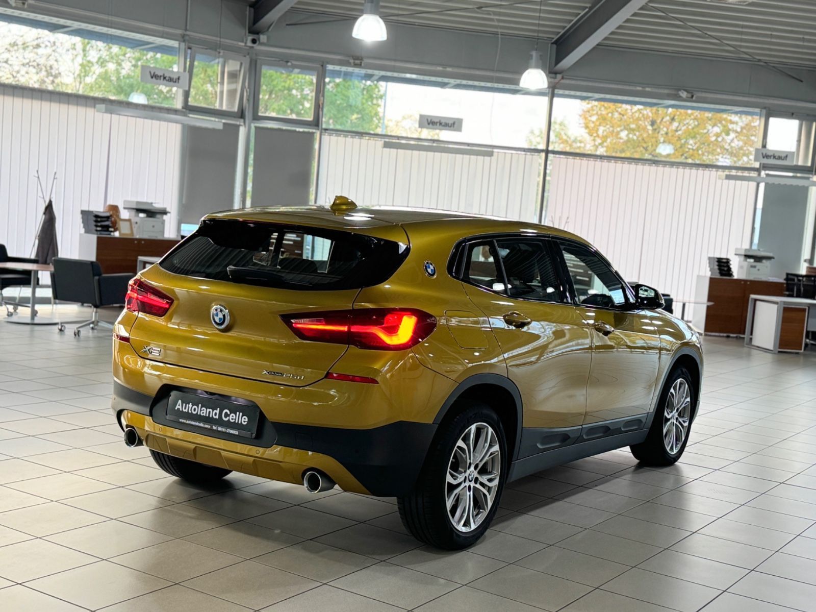 Fahrzeugabbildung BMW X2 xD25d Panorama Kamera DAB HiFi ACC LED Sport