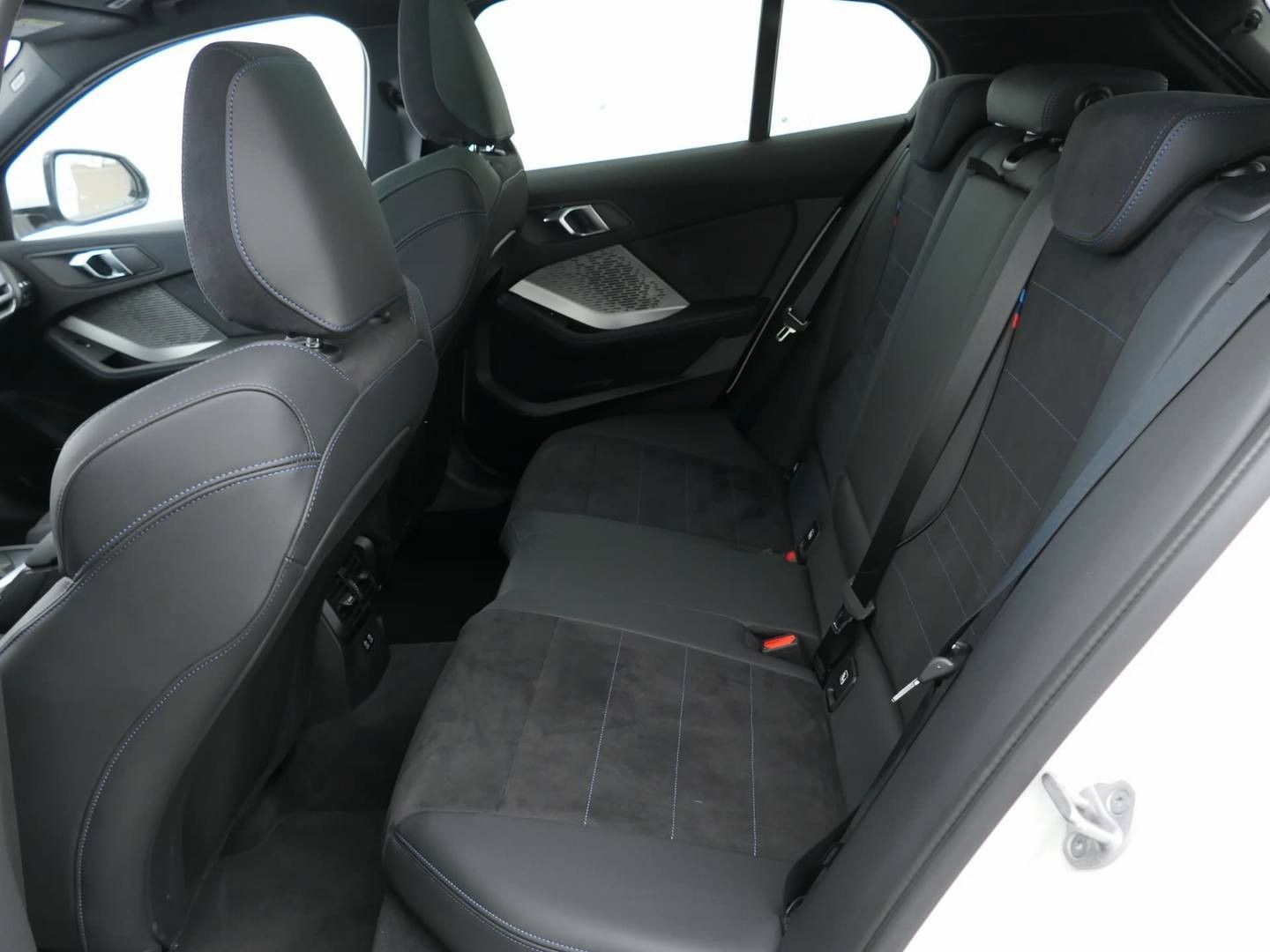 Fahrzeugabbildung BMW 118 d M Sport Pano Ambiente LED Kamera Alcantara