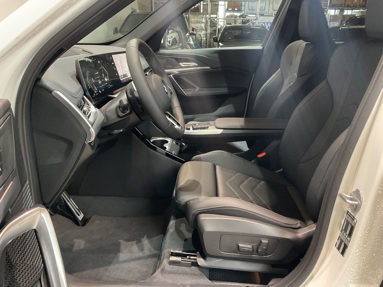 Fahrzeugabbildung BMW X1 sDrive20i 18" LMR, AHK, Komfortzugang DAB