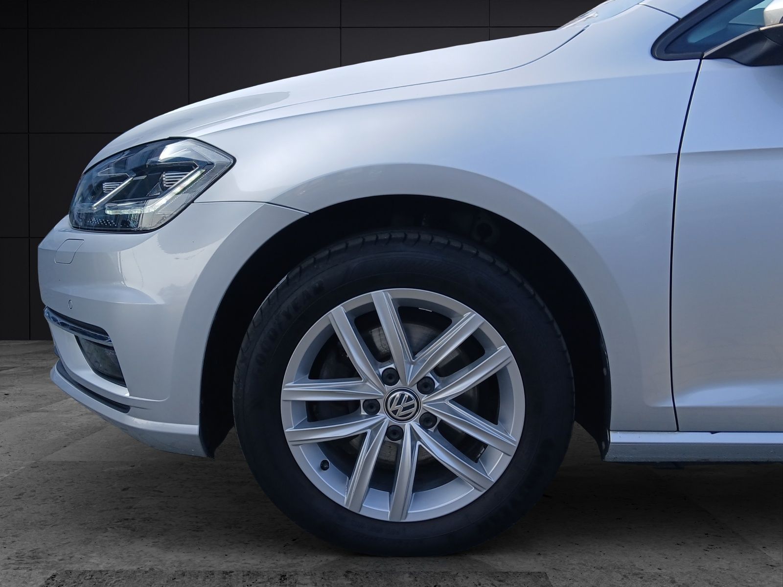 Fahrzeugabbildung Volkswagen Golf VII Variant TDI Comfortline Standhzg LED Na