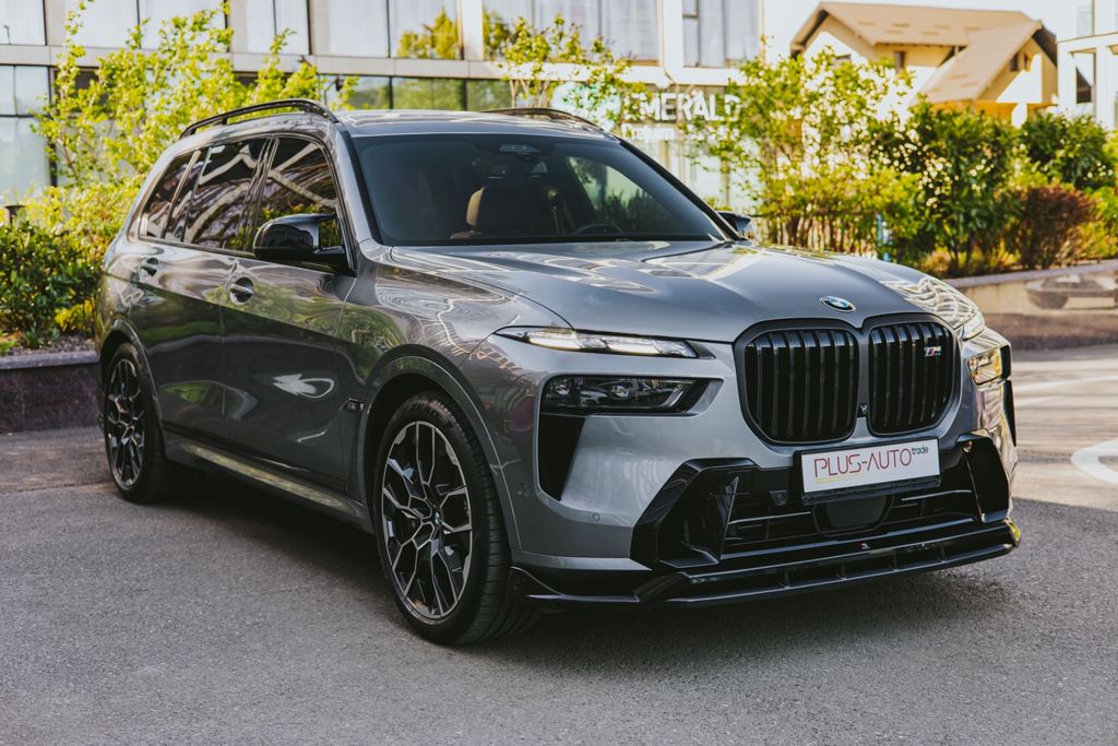Image of BMW X7