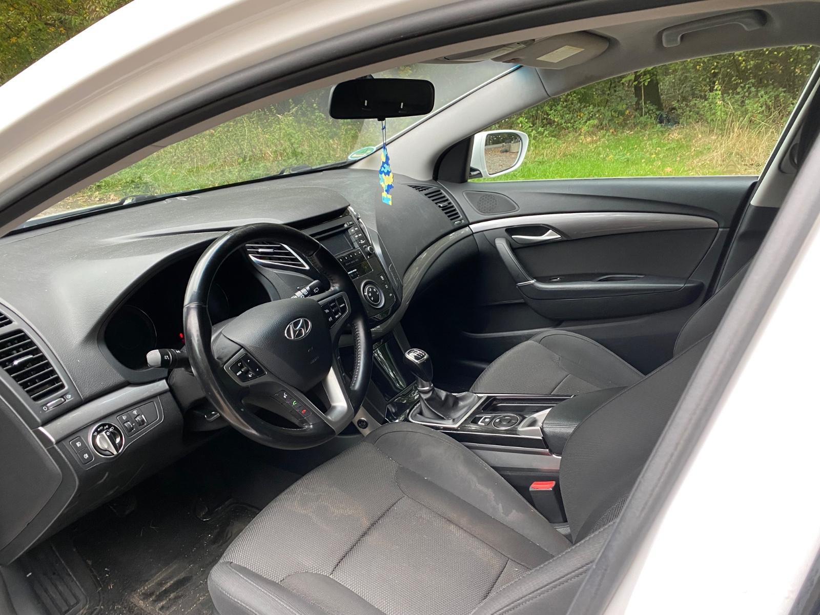 Hyundai i40 2012 — photo 8