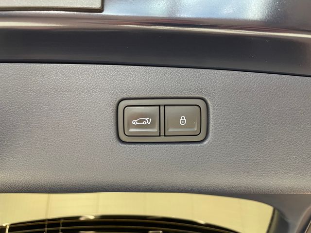 GV70 Luxury 2.5 T-GDI 4WD PANO NAVI LED