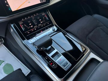 Audi Q8 - 12
