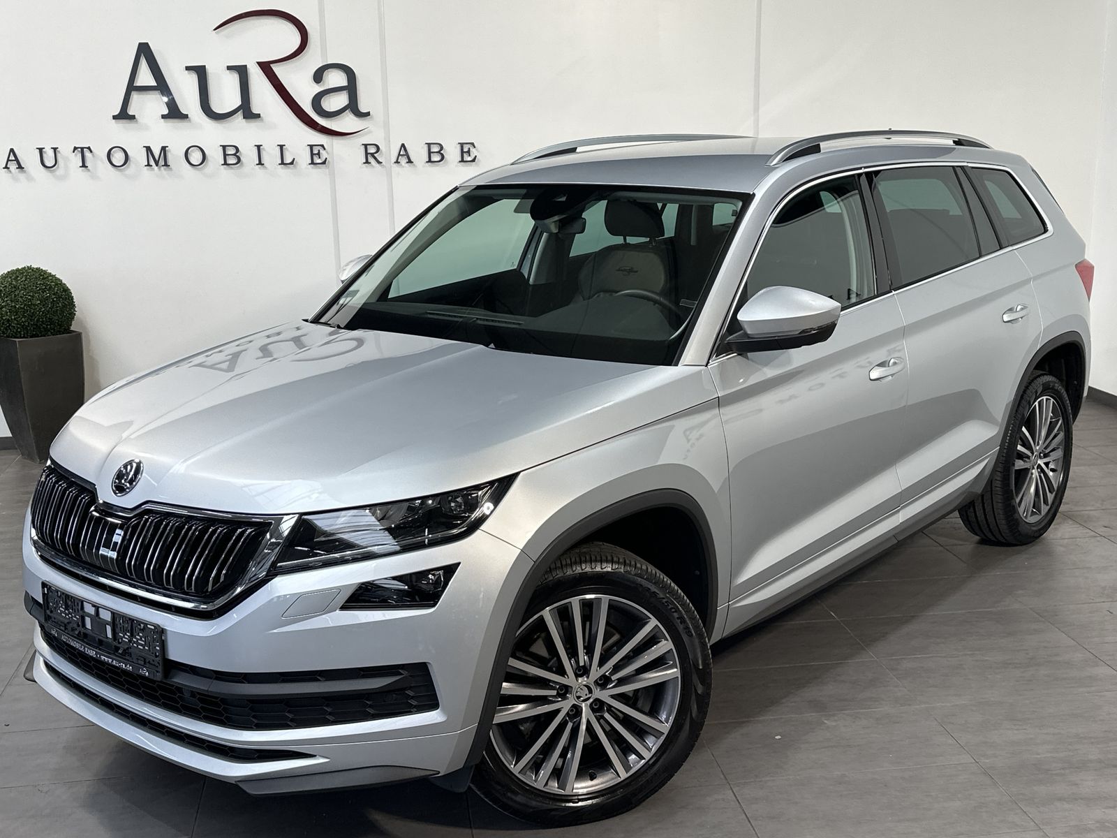 Fahrzeugabbildung SKODA Kodiaq 2.0 TDI DSG 4x4 L&K NAV+LED+AHK+360°+SHZ