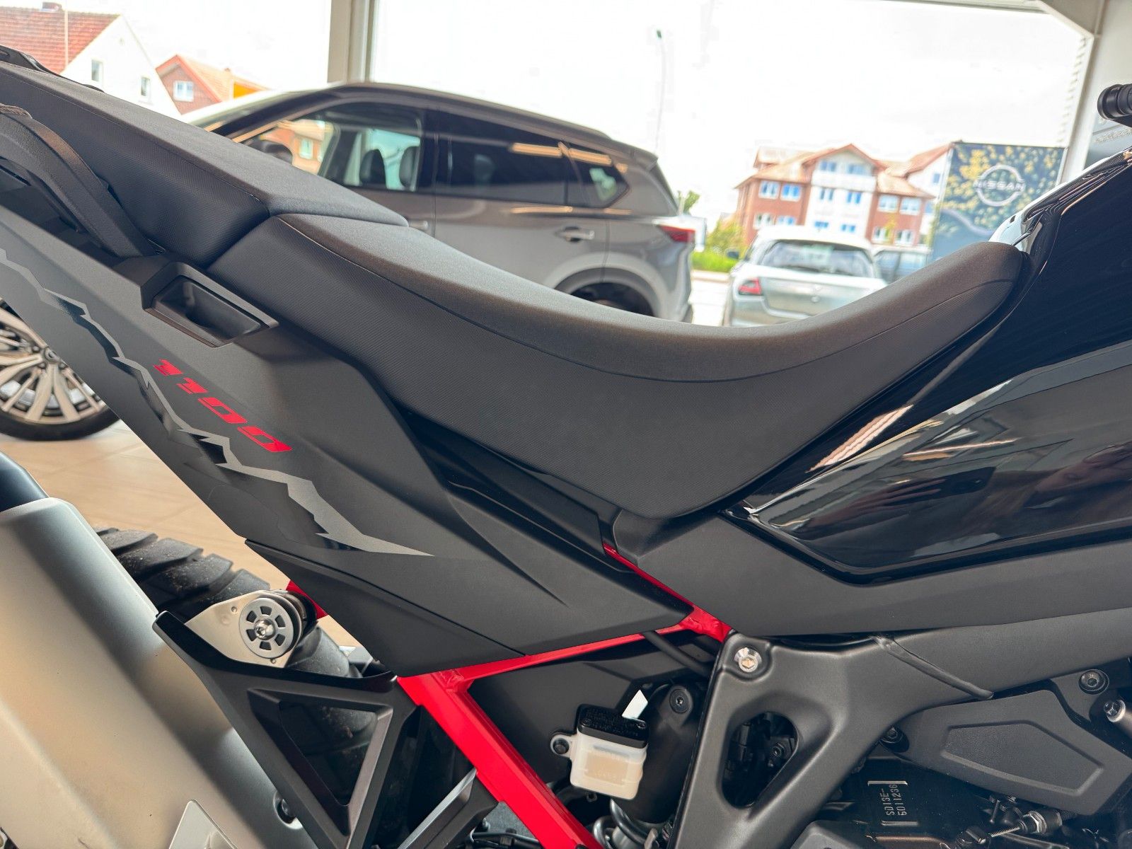 Fahrzeugabbildung Honda Africa Twin CRF 1100 ES, elektrisches Fahrwerk