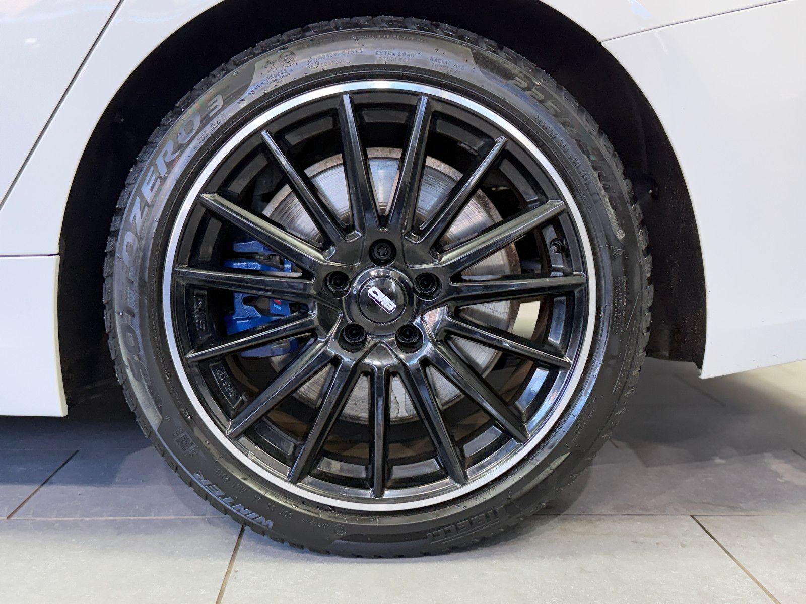 Fahrzeugabbildung BMW 320d Touring xDrive|M Sport|HuD