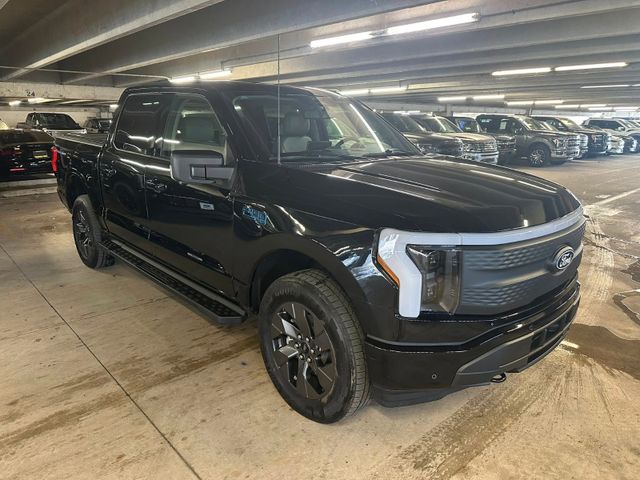 Ford F 150 Lightning Flash gr Batterie im Vorlauf