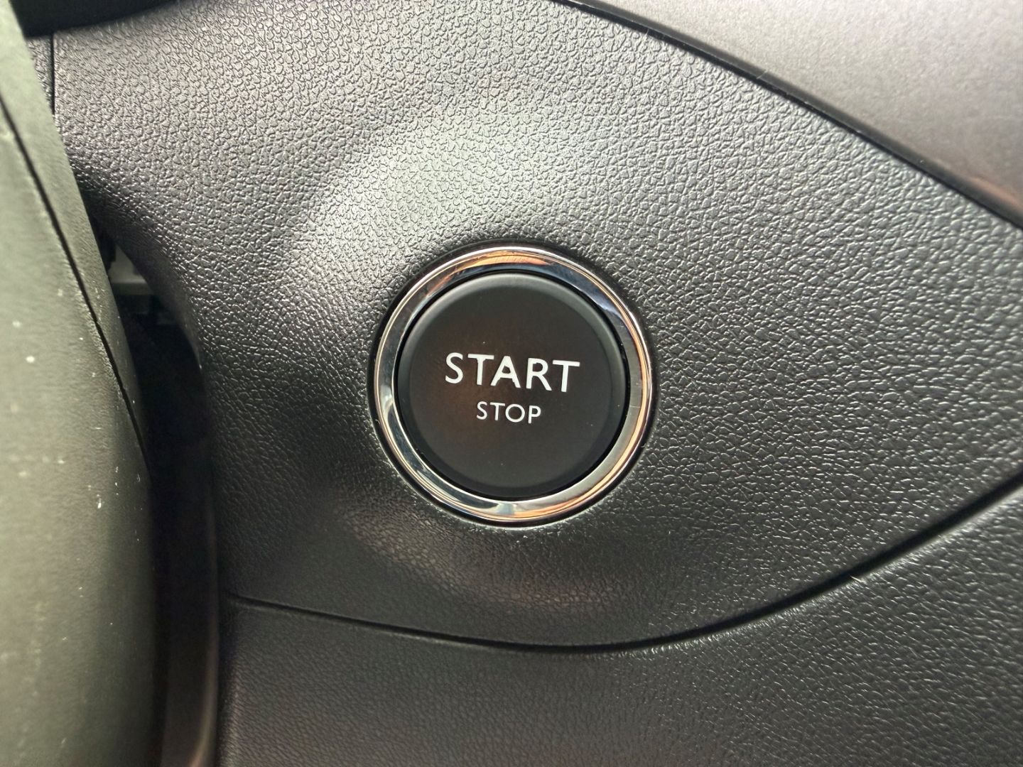 Fahrzeugabbildung Opel Crossland Ultimate SHZ+LZ+Kamera+HeadUp-Display