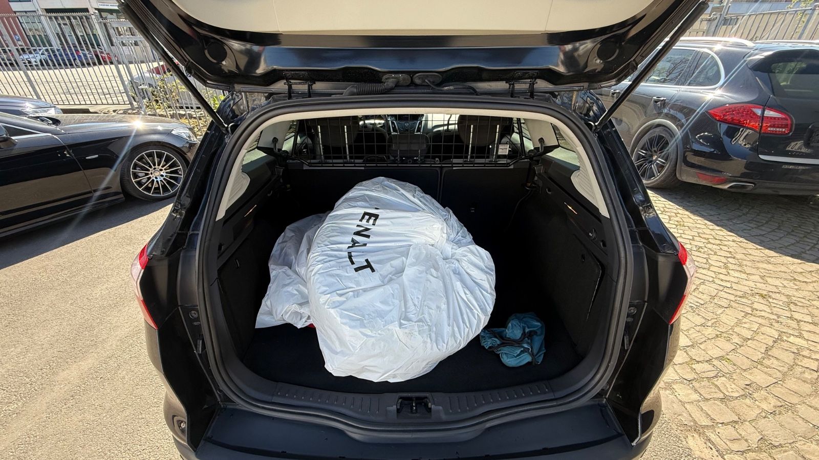 Fahrzeugabbildung Ford Focus Turnier Champions Edition
