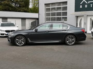 BMW 750 - 9