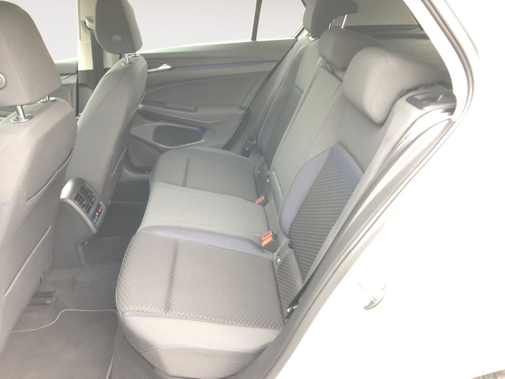 Fahrzeugabbildung Volkswagen Golf 1.5 TSI United Standheizung Top Zustand ACC