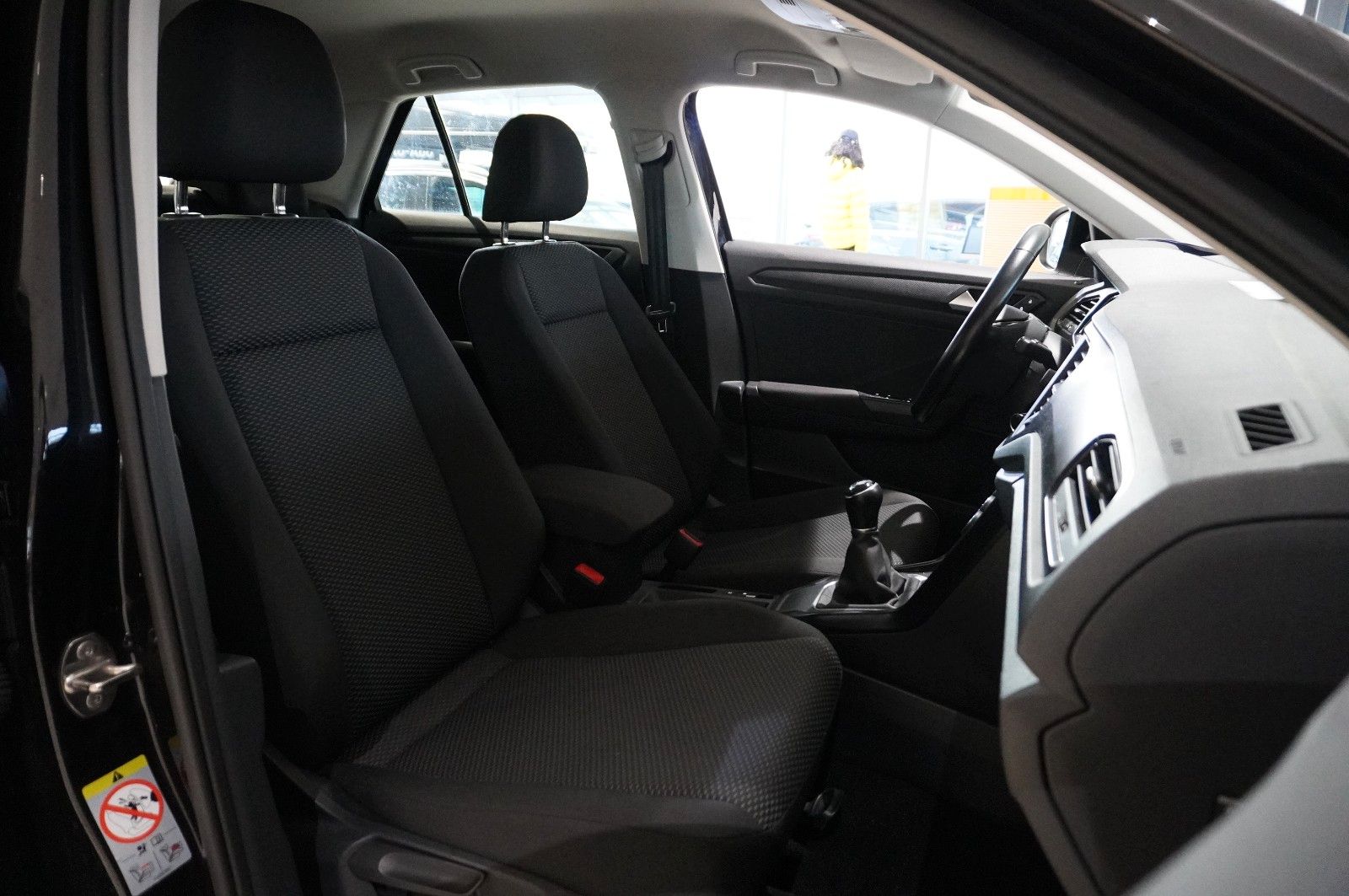 Fahrzeugabbildung Volkswagen T-Roc 1.0 TSI NAVI/LED/SHZ/PDC/NEBEL/KLIMA/DAB+