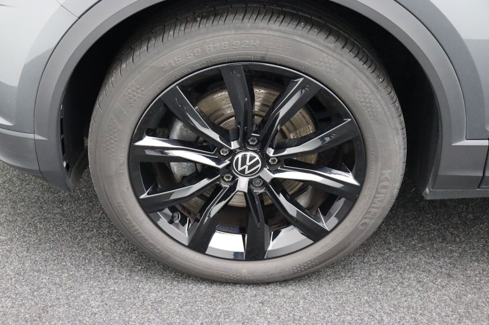 Fahrzeugabbildung Volkswagen T-Roc Sport Kamera LED Black Style Paket "beats"