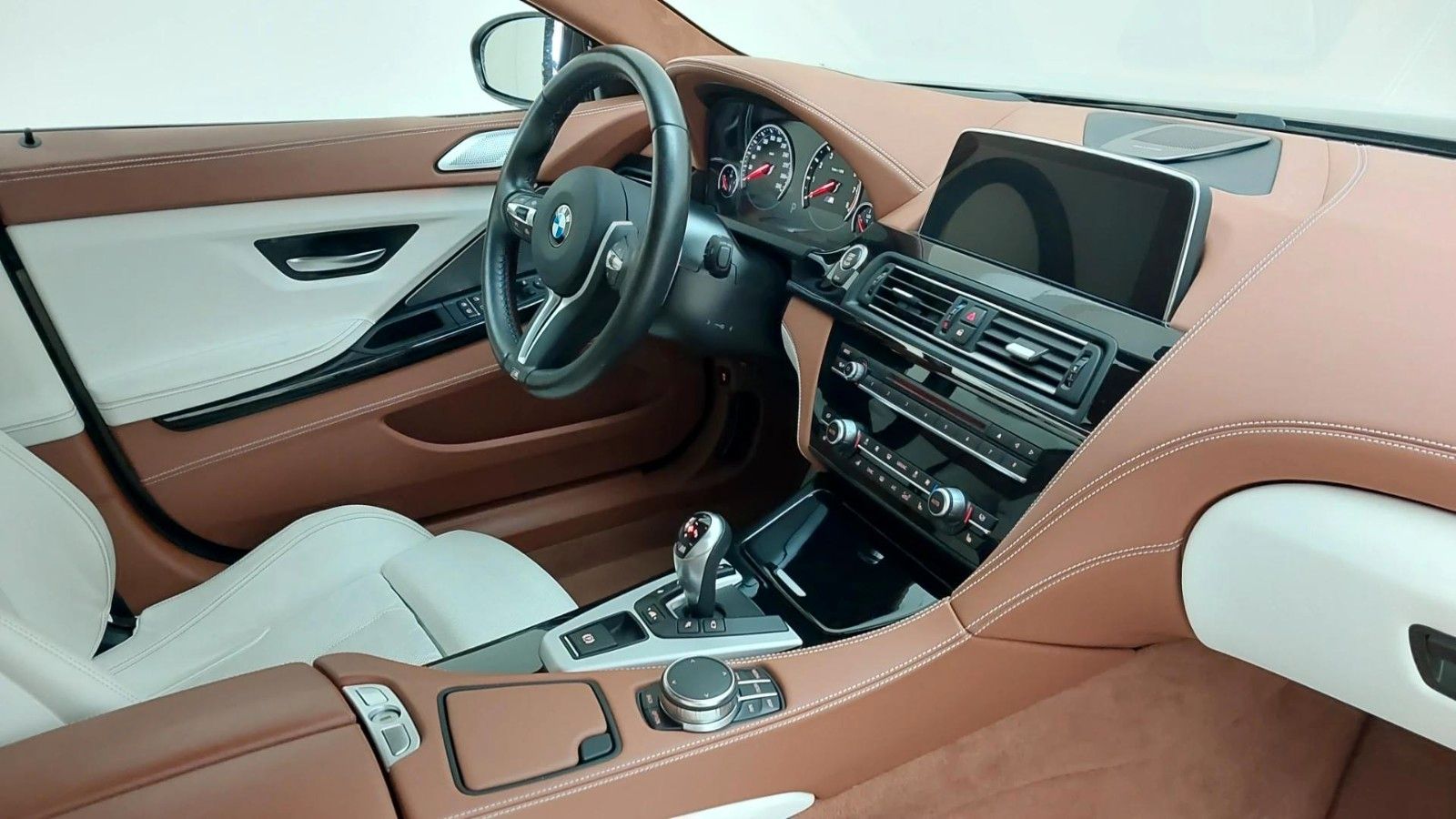 Fahrzeugabbildung BMW M6 Gran Coupe HuD Memory B&O Leder Keramik 360°