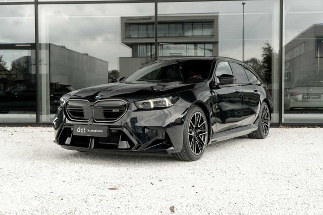 BMW M5 TOURING 4.4 V8 Hybrid 41Co2 B&W  Ventilation