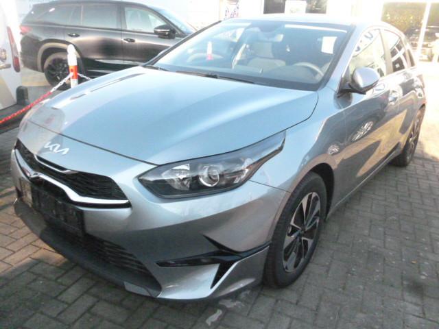 Kia cee'd 1.5 T-GDI VOLL-Ausstattung LED-LICHT TEMPO