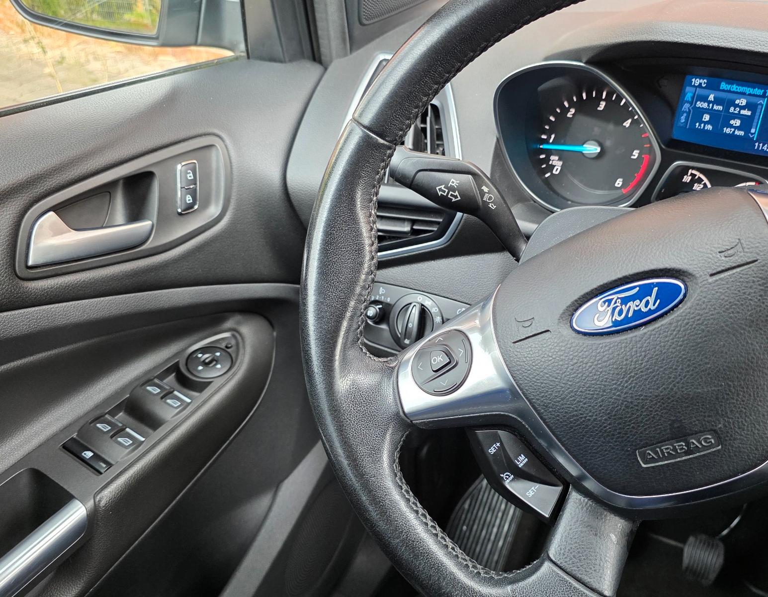 FORD KUGA 150CH - TITANIUM - 4X4 - BVM - HAYON ÉLECTRIQUE - PACK SPORT - COURROIE DE DISTRIBUTION NEUVE