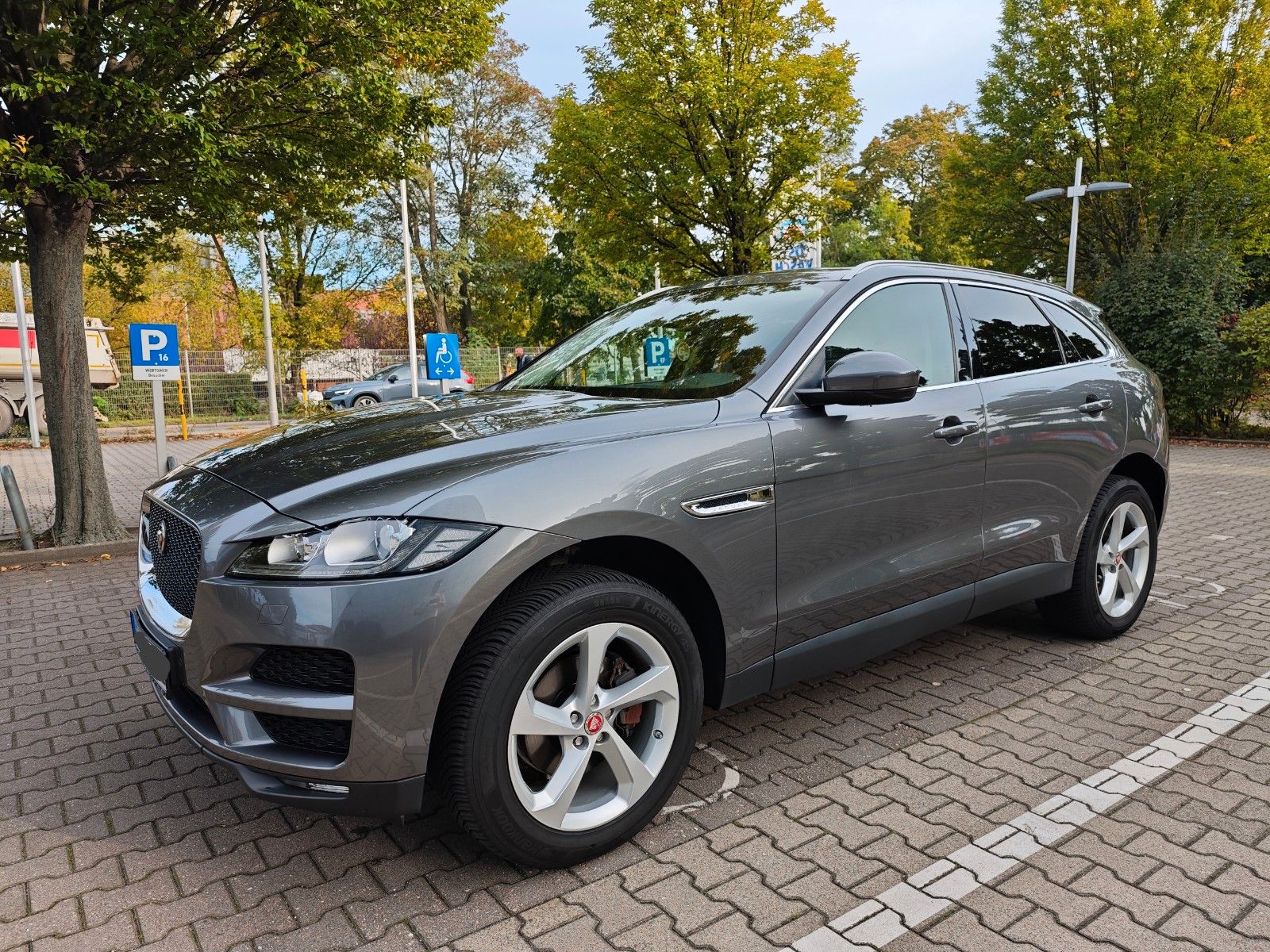 JAGUAR F-Pace