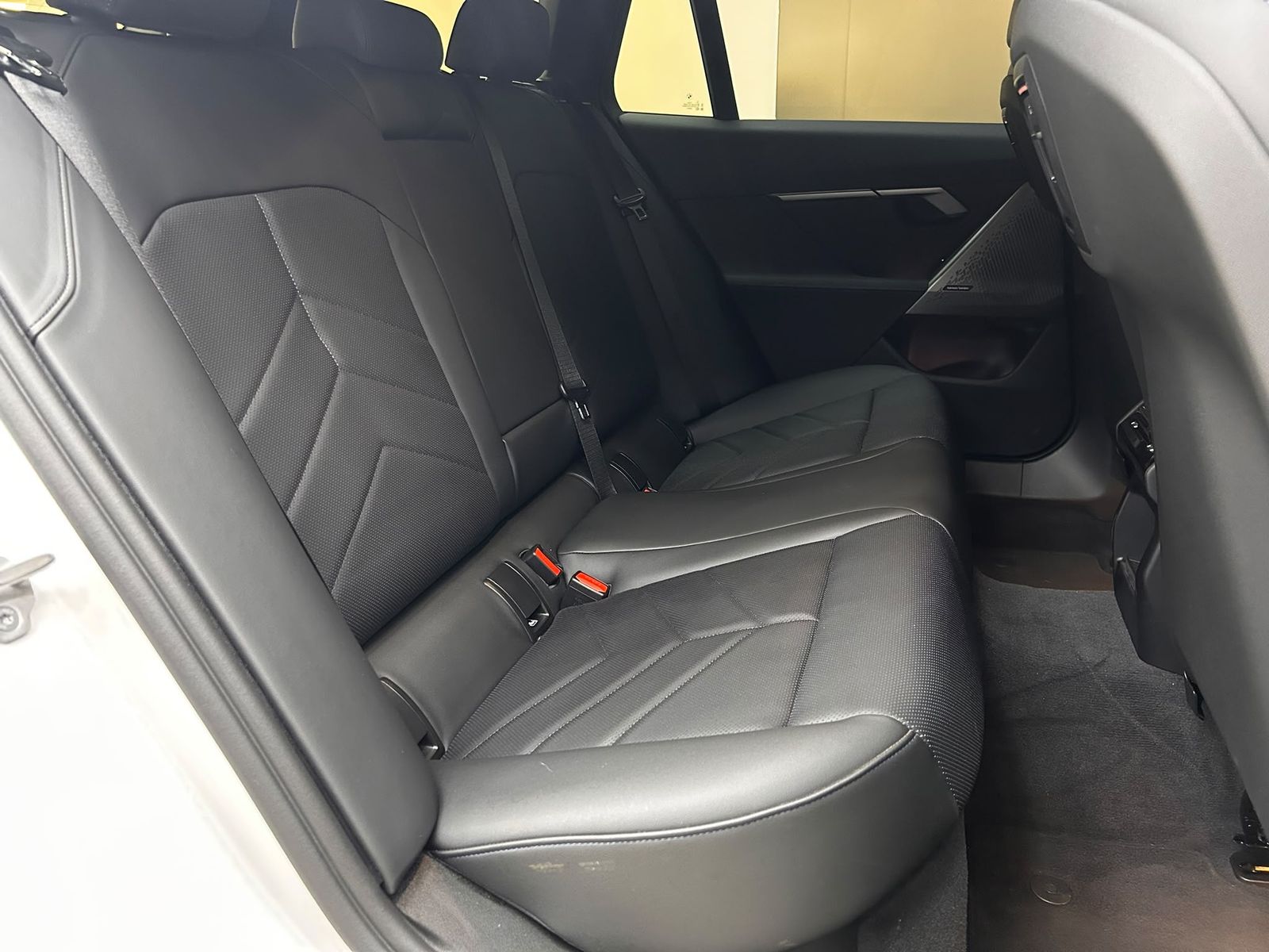 Fahrzeugabbildung BMW 520 T Sport Aut M PAKET+SCHADO+HEAD+H&K+360+AHK+