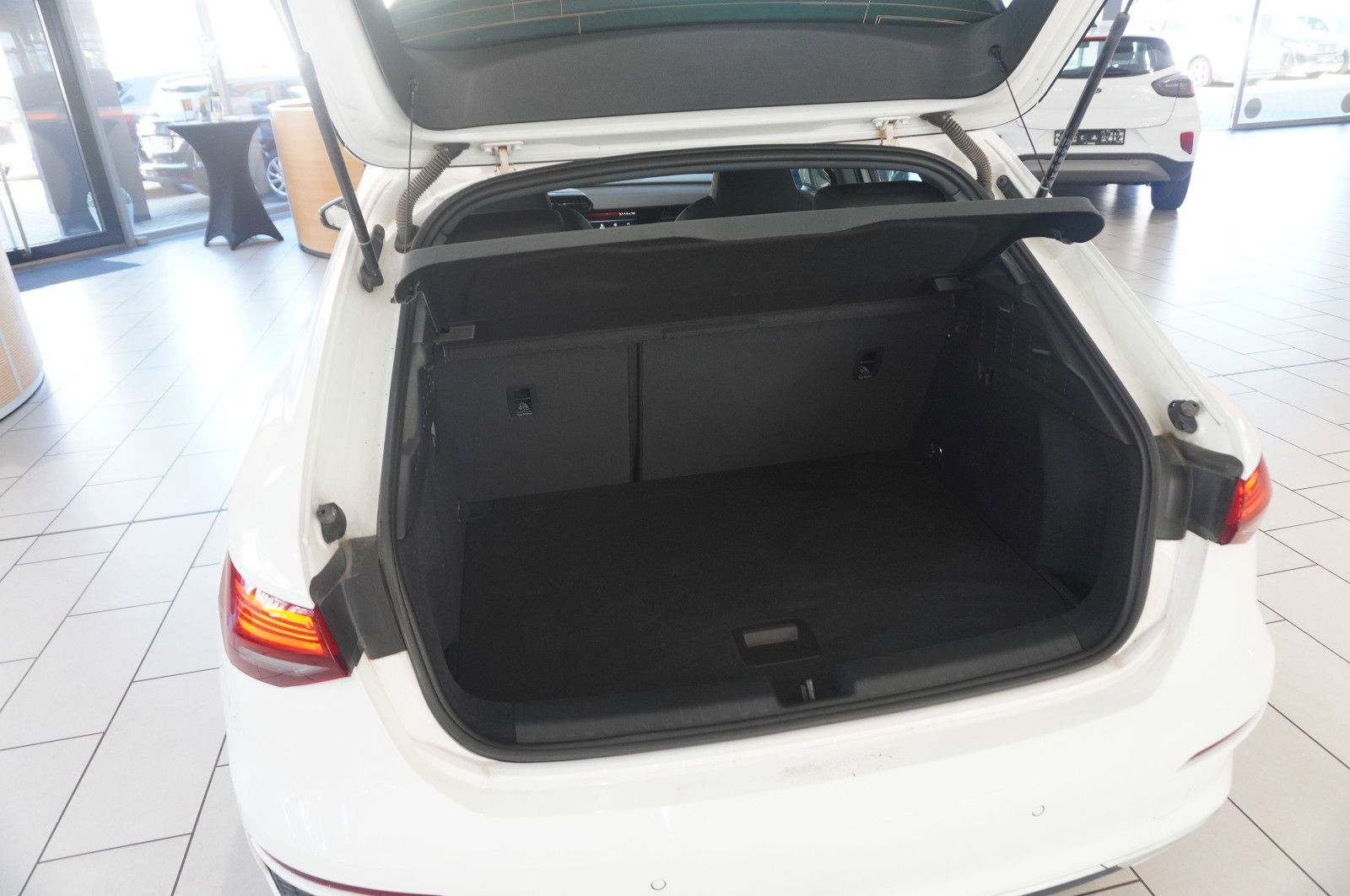 Fahrzeugabbildung Audi A3 Sportback 35 TFSI ADVANCED NAVI/SH/KAMERA/AHK