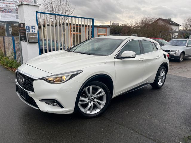 Infiniti Q30 1.6 Navi, AHK, SHZ, LMF