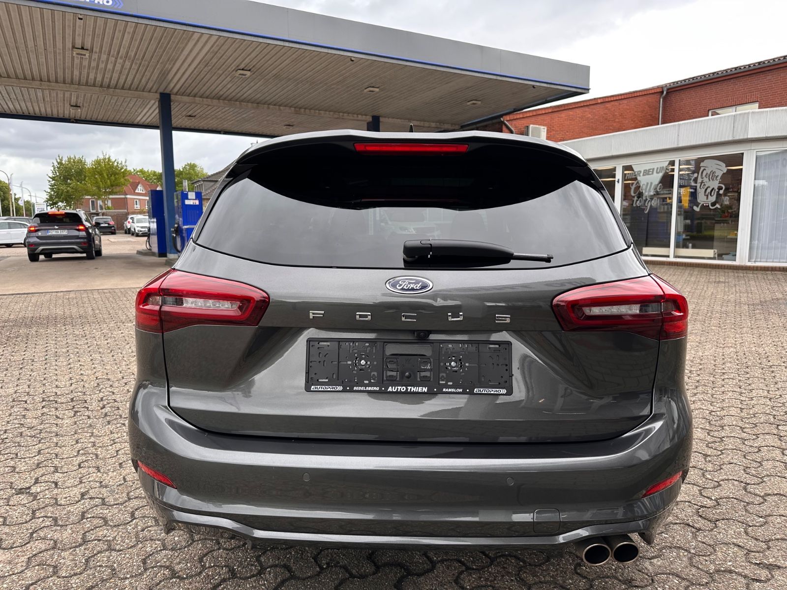 Fahrzeugabbildung Ford Focus Turnier ST-Line X 1.0 Pano/ACC/Matrix/Navi