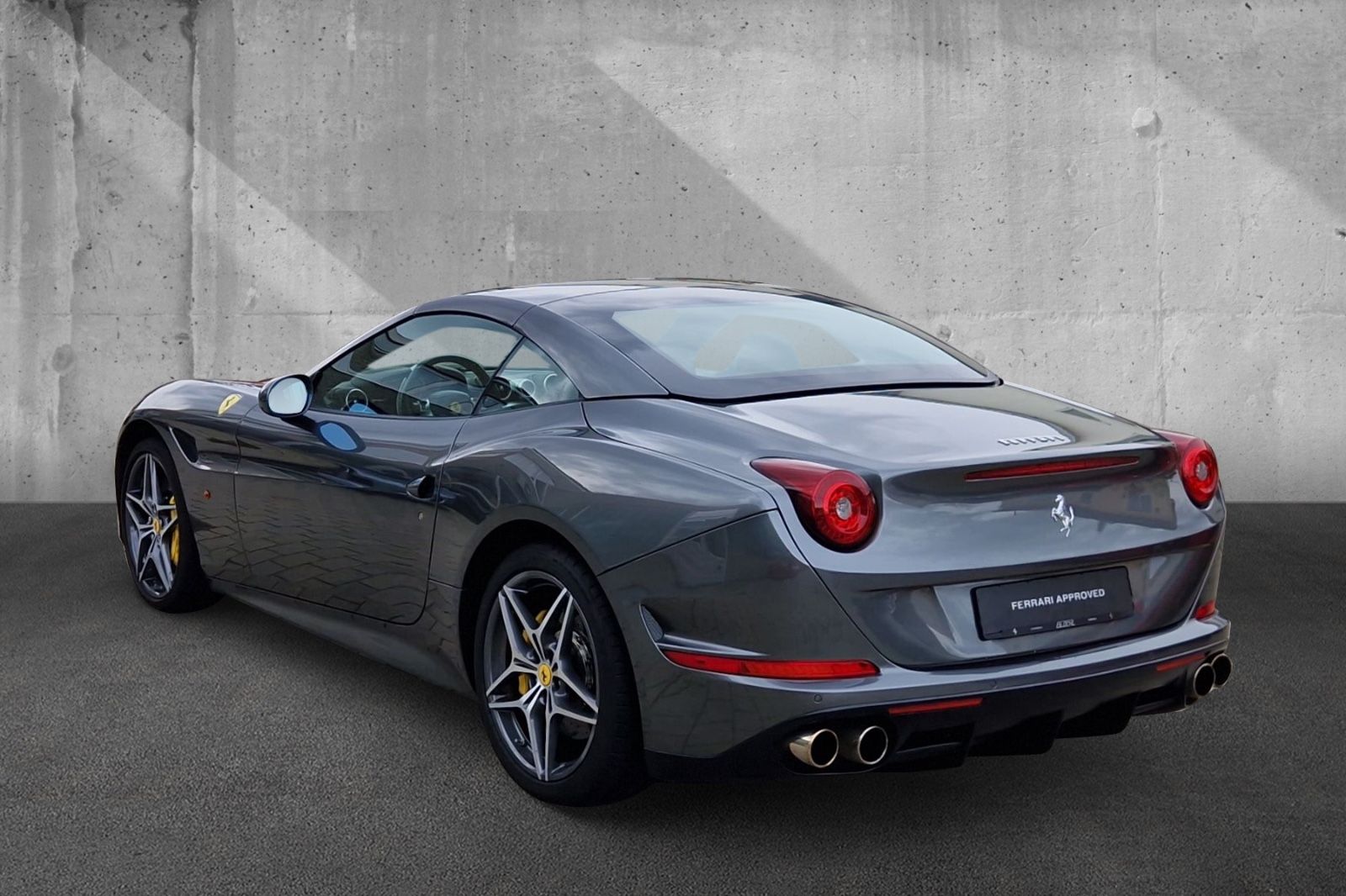 Fahrzeugabbildung Ferrari California T*CarPlay*JBL*Approved