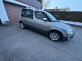 Skoda Roomster 1.6 16V Scout Scout - Skoda Roomster Scout mit Benzin-Antrieb