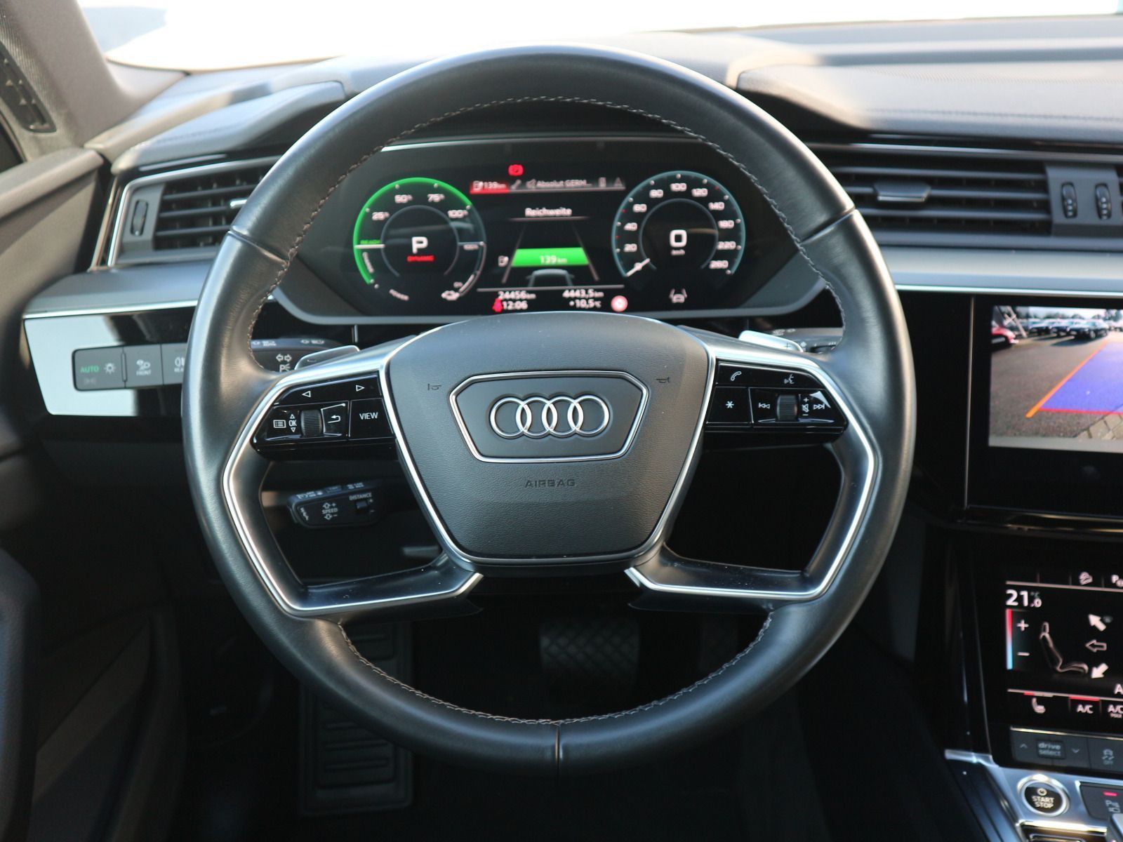 Audi Q8 e-tron - Bild 15
