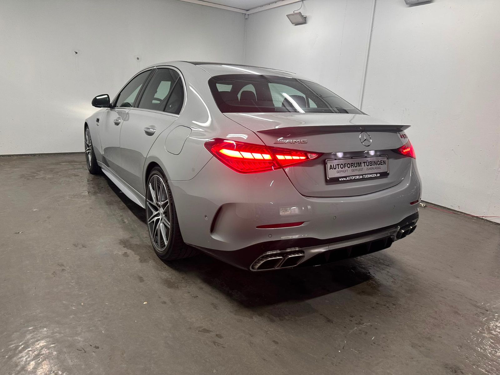 Fahrzeugabbildung Mercedes-Benz C 63 S E PERFORMANCE *KERAMIK*PANORAMA*