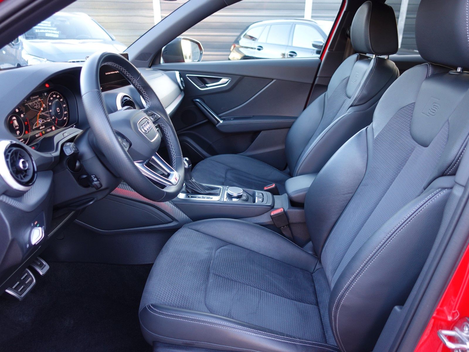 Fahrzeugabbildung Audi Q2 35 TFSI S tronic S line AHK/SONOS/19"LMR/....