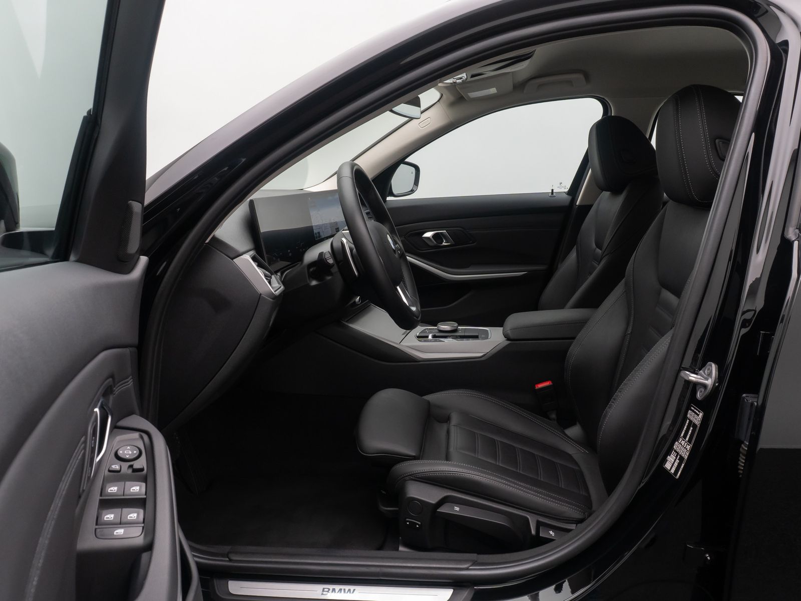 Fahrzeugabbildung BMW 330i GeschwindigReg DAB Komfort HiFi Leder 18Zol