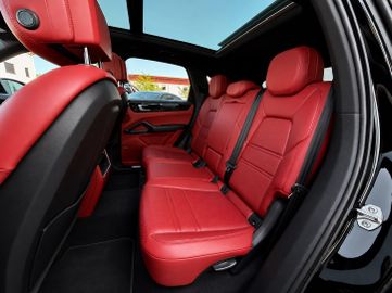 Porsche Cayenne - 12