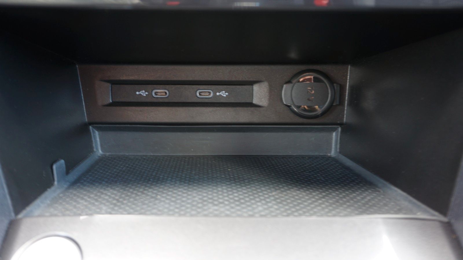 Fahrzeugabbildung Volkswagen Tiguan Allspace R-Line 4M LED,Navi,PDC,AHK